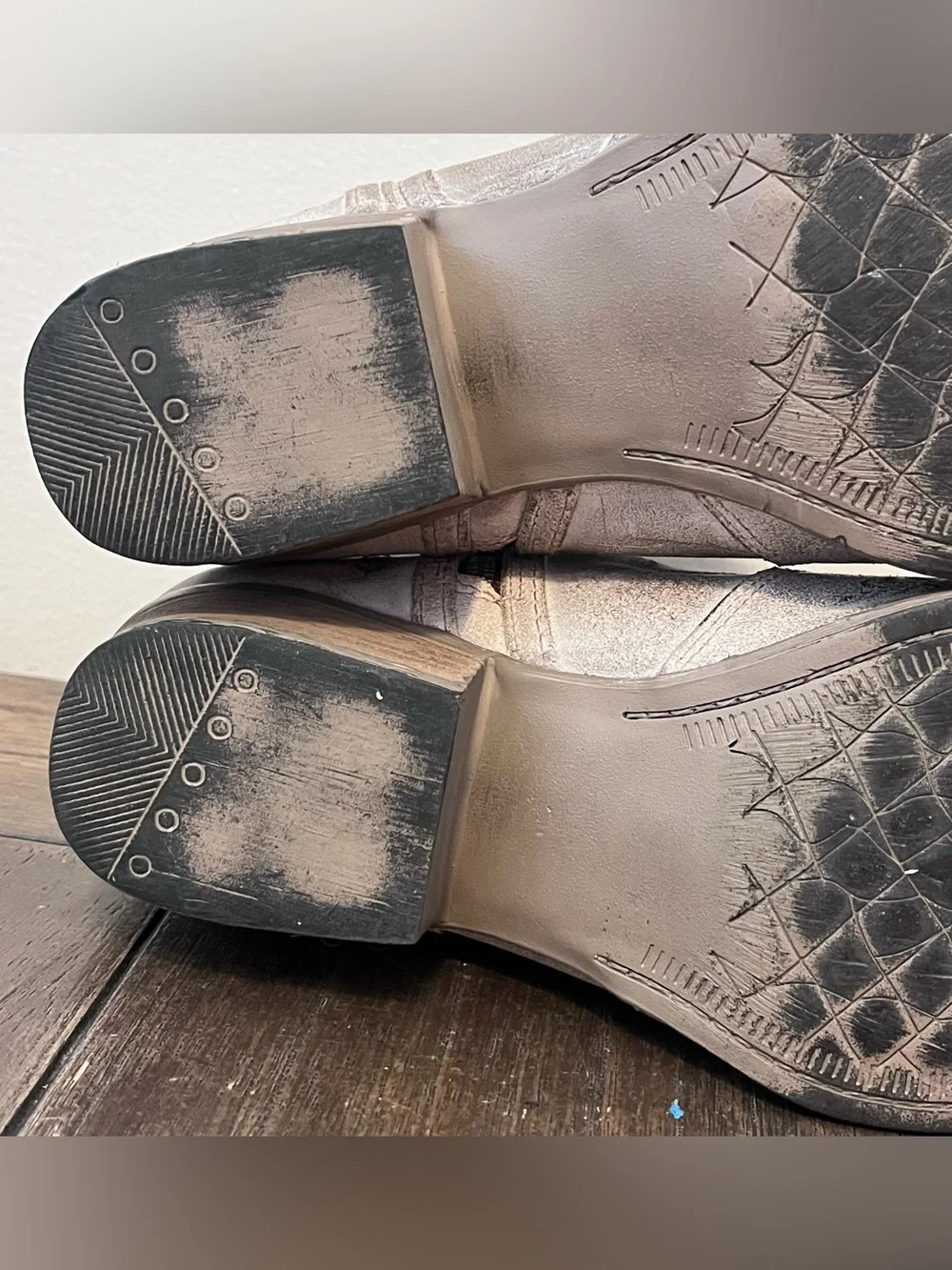 Sterling River Western Embroidered Distressed Booties Womens 8.5